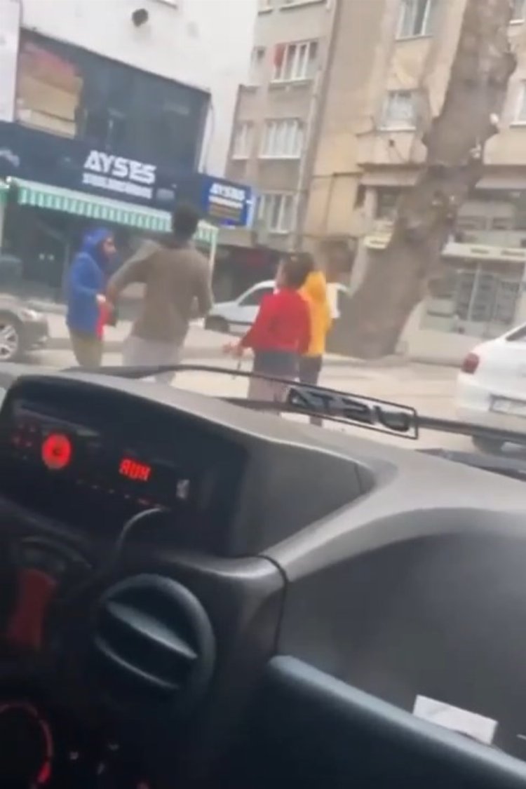 Bursa'da trafikte yol verme kavgaları!