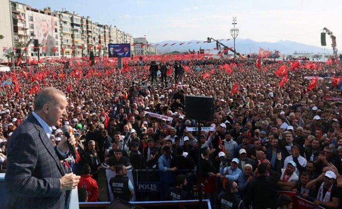 Fahrettin Altun'dan CHP'li Özgür Özel'e sert yanıt! 'Hep bir yalan, hep bir kıskançlık, hep bir hazımsızlık'