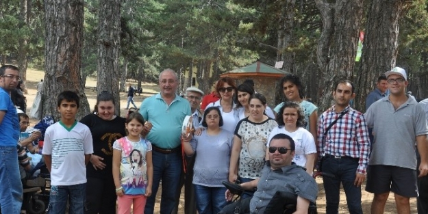 Engelliler Kocayayla’da Moral Depoladı