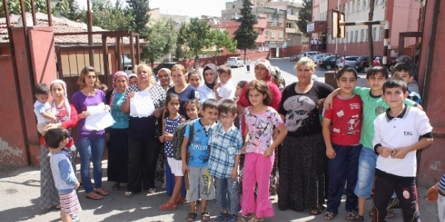 Gaziantep’te Velilerin Okul İsyani