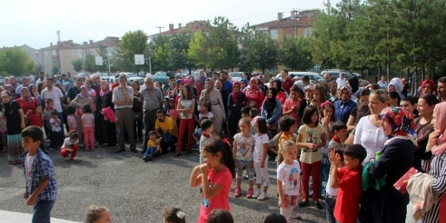 Mniklerin Okul Heyecanı