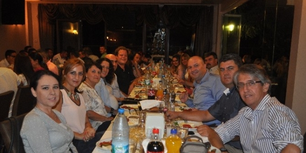 Akademi Ailesi “birlik Ve Beraberlik” Yemeğinde Buluştu