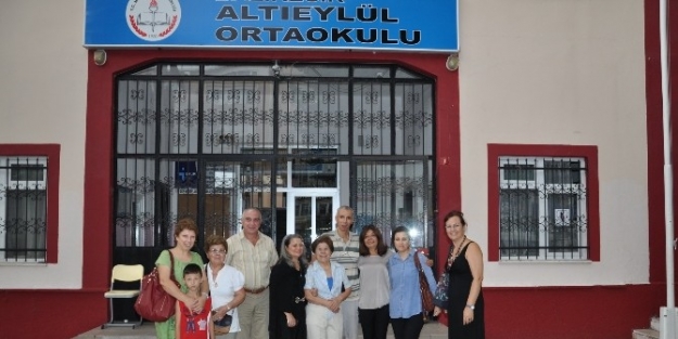 41 Yıl Sonra Aynı Sıralara Oturdular