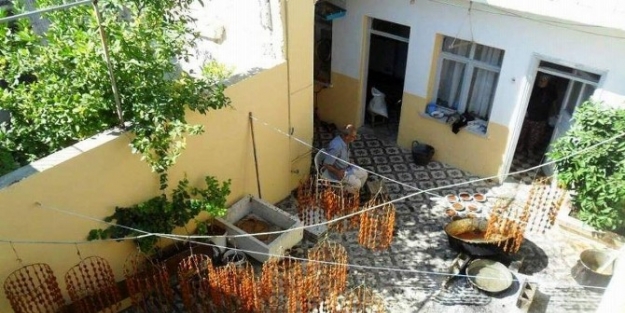 Kilis’te Cevizli Sucuk Piyasada