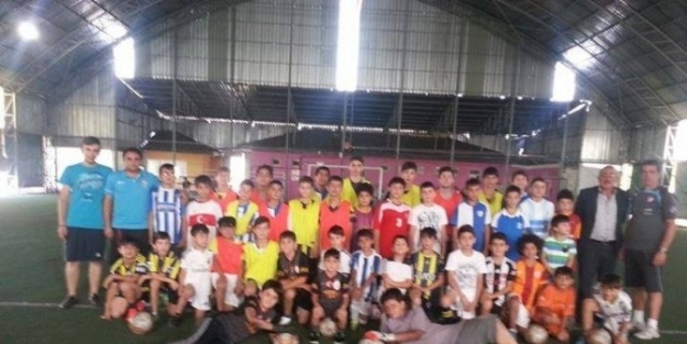 Palandöken Futbol Okulu Büyük Kulüplere Futbolcu Yetiştirmeye Devam Ediyor