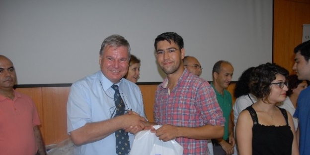 İşadami Yeldan’dan Tıp Fakültesi Öğrencilerine Steteskop