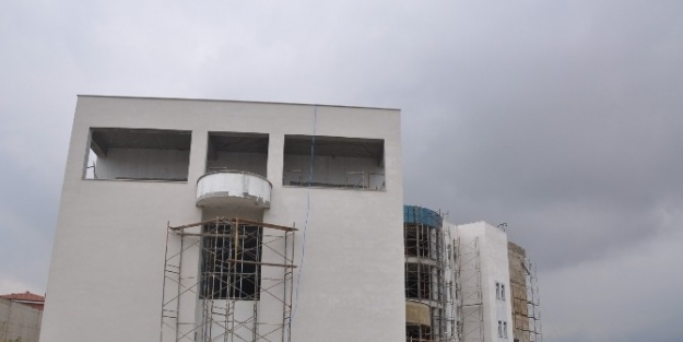 Diş Hastanesi İnşaatini Yapan Firmanın Anlaşması Feshedildi