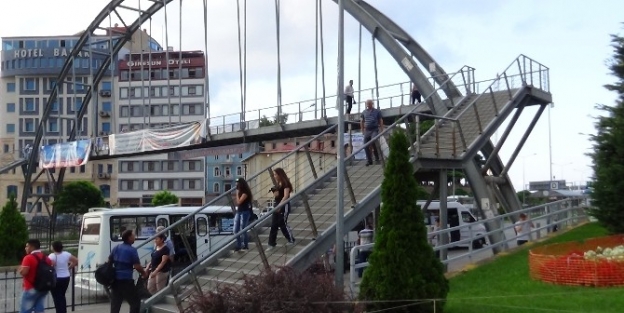 Giresun’da Bu Üst Geçit Korkutuyor