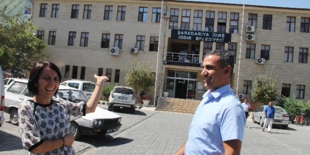 Iğdir Belediyesi’nden 2 Dilde Hizmet