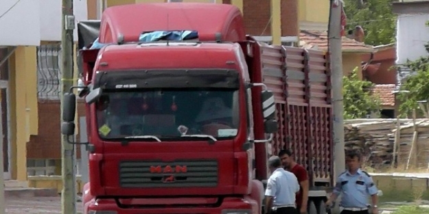 Kamyonun Çarptiği Çocuk Yaralandı