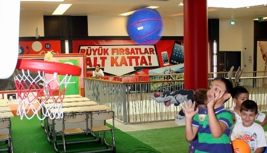 Çocuklar Forum Gaziantep’te Eğleniyor