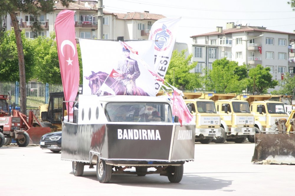  Eski zabıta arabası Bandırma Vapuruna dönüştürüldü, şehir turu attı