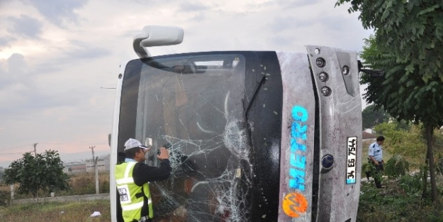 Bursa’da Yolcu Otobüsü Şarampole Uçtu: 1’i Ağır 6 Yaralı