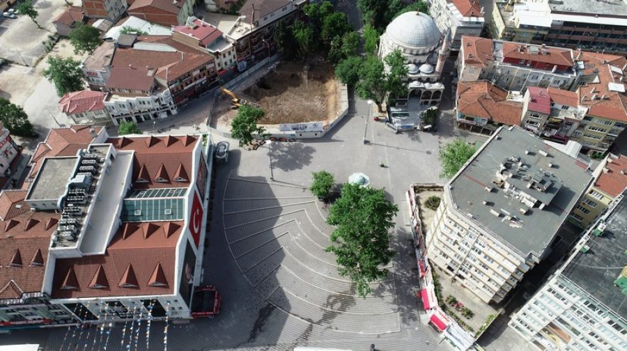 Bursa'da cadde ve meydanlar boş kaldı!