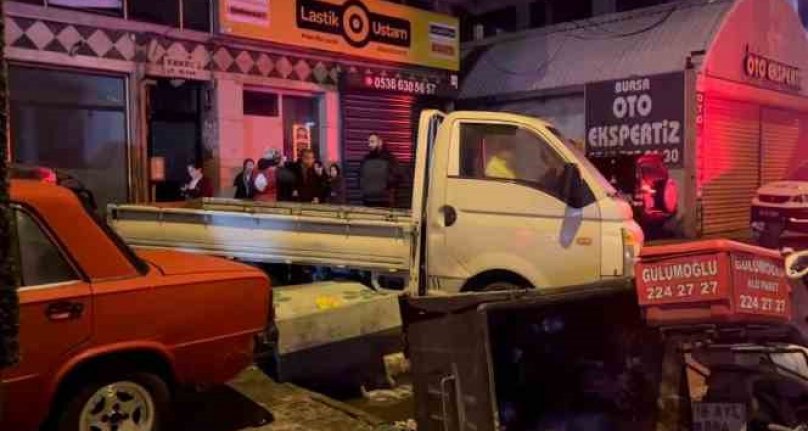 Bursa'da kaza! 3 araç kullanılmaz hale geldi