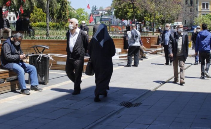 Maskesiz sokağa çıkmanın yasak olduğu il sayısı 18'e çıktı!