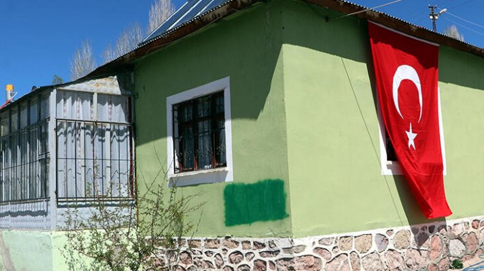 Hain saldırıdan önce evinin duvarına yazmışlar!