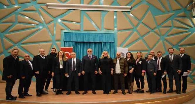 Nilüfer Belediyespor'da Tamer işler'e güven oyu