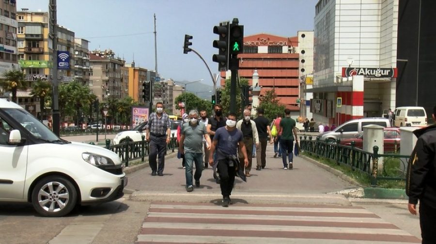 Bursa'da şaşırtan görüntü! Sanki corona yokmuş gibi...