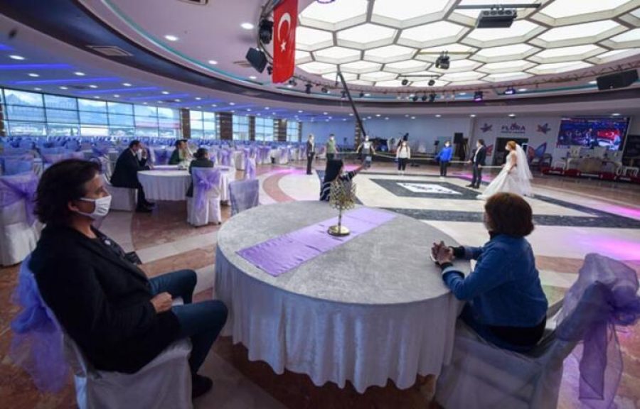 Düğünlerde yeni dönem! Tüm salonlara gönderildi!