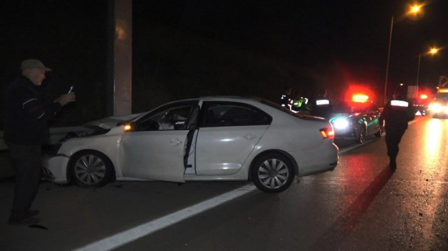 Bursa'da direksiyon başında kolonya sürerken kaza yaptı!