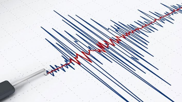 Endonezya'da şiddetli deprem