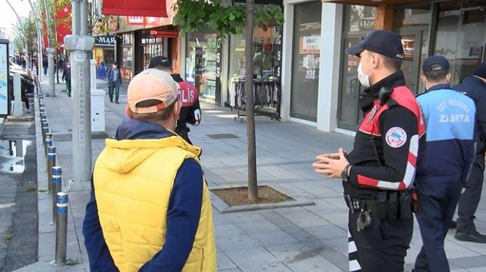 Polis 'niye dışarıdasınız?' diye sordu... İlginç cevap geldi