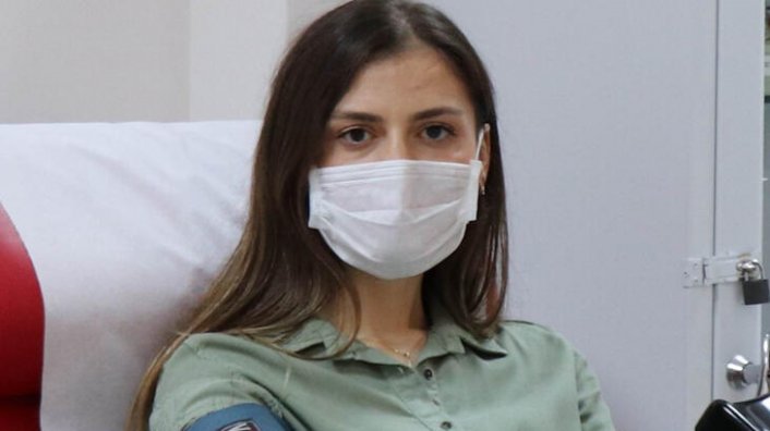 Genç doktor koronayı yenip plazma bağışçısı oldu