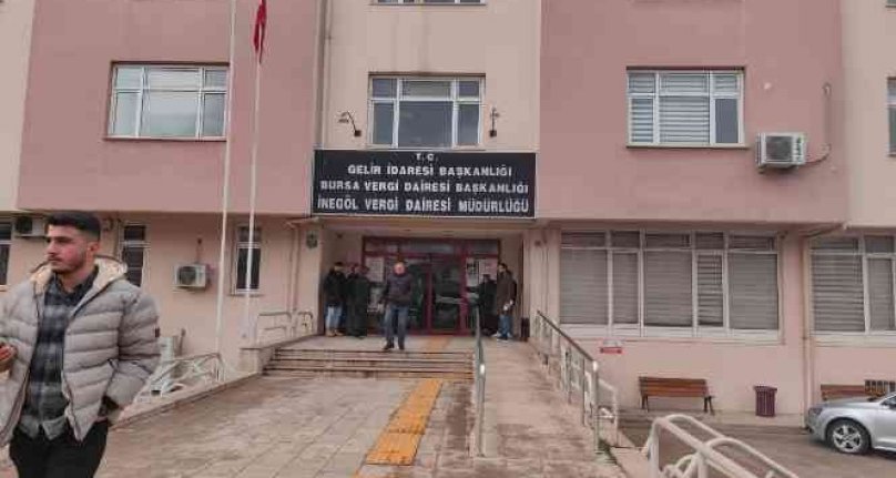 Bursa'da boşanma aşamasındaki öfkeli koca dehşet saçtı! Avukat çifte kurşun yağdırdı...