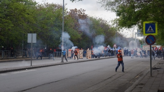 Ankara'da eylemcilere polis müdahalesi