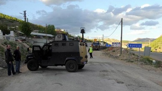 Tunceli'de askeri araca bombalı saldırı