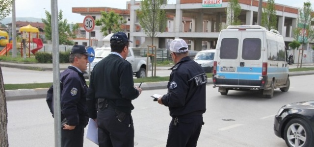 Otomobil Bisiklete Çarpti: 1 Yaralı