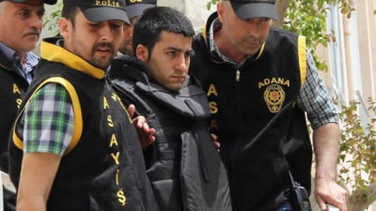 Gizem'in Katilinin Avukatı: Jest ve mimikleri neredeyse yok