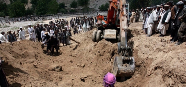 Diri diri toprağa gömüldüler!