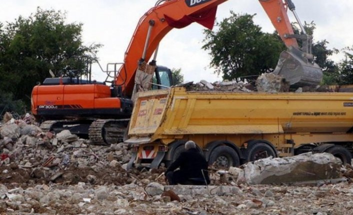 Hatay'da enkaz kaldırma çalışmaları devam ediyor