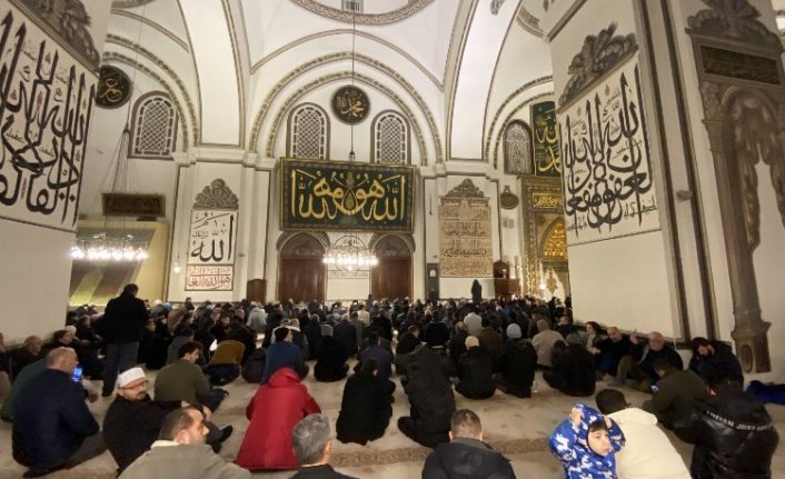 Bursalılar Ulu Cami'ye akın etti