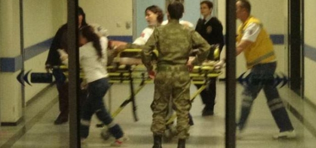 İzmir'de askeri birlikte kanlı kavga