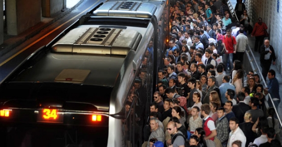 Metrobüs için beklenen o uygulama başladı!