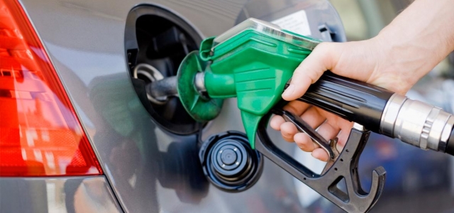 Benzin 1 aşağı 1 yukarı