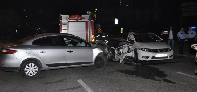 Eşinin elini hiç bırakmadı