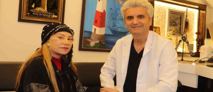 Bedia Akartürk 81 yaşında estetik oldu