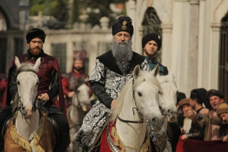 Çareyi doktora gitmekte buldu!