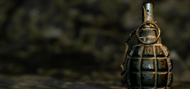 Parlamento'ya bombalı saldırı