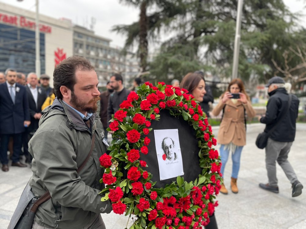 Bursa'da Katledilişinin 30’uncu yılında Uğur Mumcu anıldı