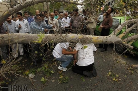 Şiddetli fırtına 5 can aldı