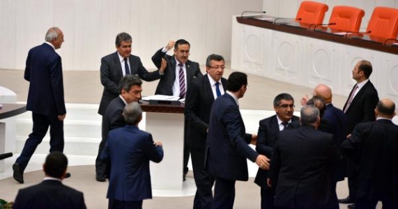 'Müftü müsveddesi' Meclis'i karıştırdı!