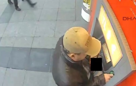 1500 kişinin kredi kartını kopyaladı