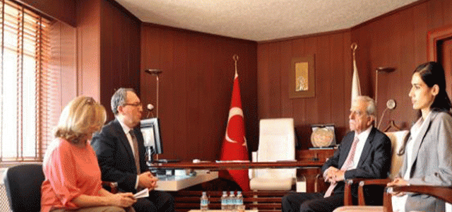 Hükümet IŞİD'in Suriye'ye geçmesine izin verdi