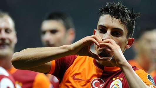 Alex Telles otelden kovuldu