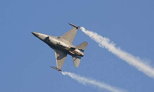 İran, Irak'a 130 uçak verdi!